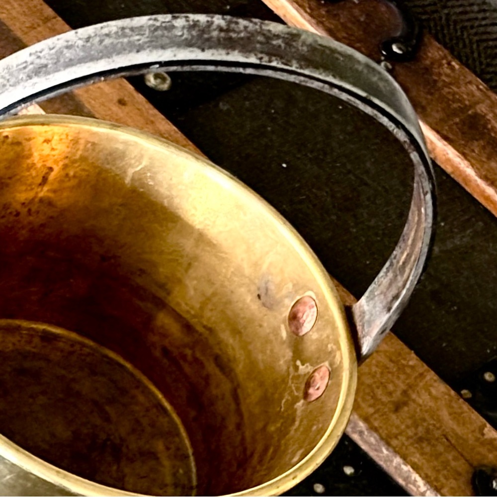 Vintage Brass Bucket W/Copper Rivets Cauldron Farmhouse Style - Picture 10 of 11